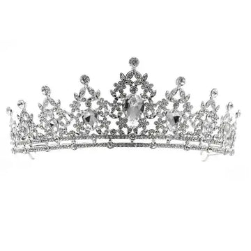 Zilverkleurige tiara met bloemetjes van steentjes van voeren