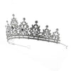 Zilverkleurige tiara met bloemetjes van steentjes van zijkant